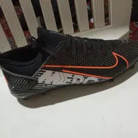 کفش فوتبال چمنی