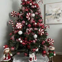طراحی و اجرای درخت کریسمس با گل مصنوعی
