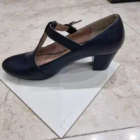 کفش پاشنه دار نو رنگ سورمه ای چرم سایز ۳۸