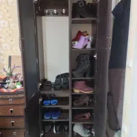 جاکفشی و جا لباسی