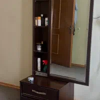 میز آرایش آینه‌دار با کشو جادار