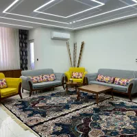 مبل راحتی و میز غذا خوری