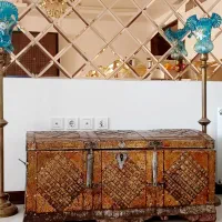 صندوق چوبی قدیمی|صنایع دستی و سایر لوازم تزئینی|اهواز, زیتون کارمندی|دیوار