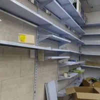 قفسه فلزی در حد نو تمام سفید|فروشگاه و مغازه|قم, باغ شریفی|دیوار