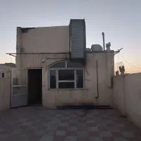 درب الومینیومی و پنجره آهنی محکم قدیمی ورق سنگین