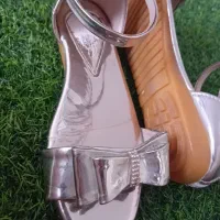 کفش چرم براق نقره ای در حد نو ۴۰۰