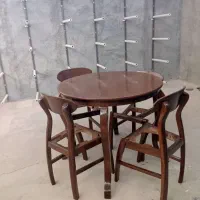 میز چهار نفره