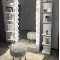 اینه چراغ دار