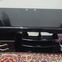 میز تلویزیون شیشه‌ای