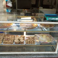 فروشنده خانم کمک دست شاطر