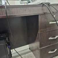 میز مدیریتی همراه با صندلی چرخ دار|دفتر کار|شاهین‌شهر, عطار|دیوار