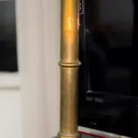 یک جفت چراغ لعل پایهٔ برنجی ،لبهقرمز اصل|کلکسیون اشیاء عتیقه|سنندج, |دیوار