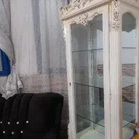 ویترین چوبی سه طبقه