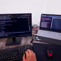 خدمات کامپیوتری، نصب ویندوز و نرم‌ افزار - در محل