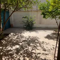 خانه حیاط دار همکف|اجارهٔ کوتاه‌مدت آپارتمان و سوئیت|شیراز, زند|دیوار