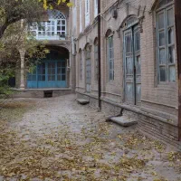 مغازه پنجاه متری بازار سرای کتاب فروش ها