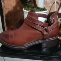 کفش نو نو یه بار پوشیده شده جنسش نرم وسبک