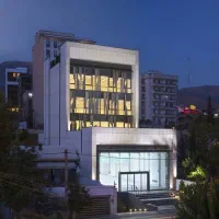 ۴۰۰ متر تجاری در نیاوران / کافه + هایپر