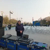 صندلی ، میز ، سیستم صوت ، اسپیس ، استیج هلندی