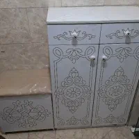 جاکفشی در حد نو به همراه صندلی