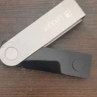 کیف پول سخت افزاری ارز دیجیتال ledger nano x