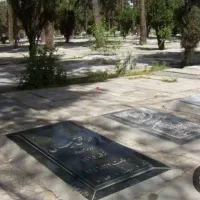 زمین-قبرستان-کمالوند-زاد-شیر