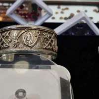 دستبند نقره (خلخال)شمایل|کلکسیون اشیاء عتیقه|قم, ارم|دیوار