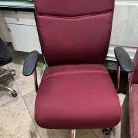 تعداد ۱۶عدد صندلی گردان مارک راحتیران