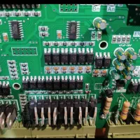 اپراتور دستگاه pick and place