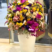 پایه گل ( تاج گل)سبدگل رومیزی تبریک وترحیم دسته گل