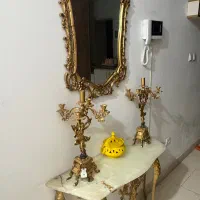 کنسول، آینه و شمعدان لامپی