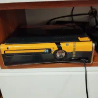 ایکس باکس 360 با ۳ تا دسته او شارژر باتری