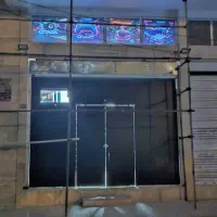 نصاب حرفه ای کاغذدیواری پوستر سقفی برچسب کفپوش نصب