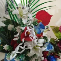 سه عدد گل مصنوعی