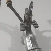 چرخ گوشت آنتیک|کلکسیون اشیاء عتیقه|کرج, عظیمیه|دیوار