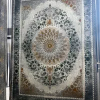 فرش اقتصادی ۷۰۰شانه سبز طلاکوب بی سی اف ورژن ورجین
