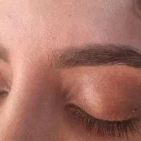 اصلاح صورت و ابرو حرفه‌ای بانوان با قیمت استثنائی