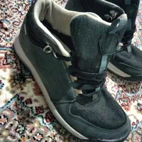 کفش زمستانی در حد نو.