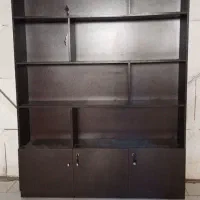 کتابخانه بزرگ و جا دار