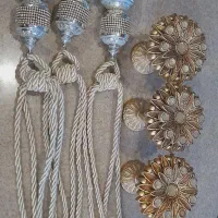 ۳ عدد گل میخ همراه با ۳ عدد شراره پرده والان