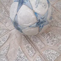 توپ فوتبال و والیبال