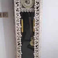 ساعت ایستاده و ویترین