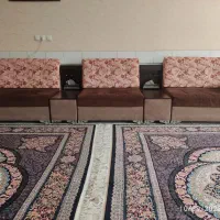 مبل راحتی همراه با میز