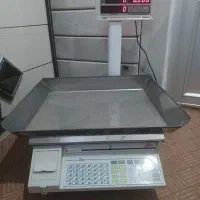 وسایل  فلافلی باترازو۷۰ کیلویی  ومیزمدیریتی