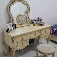 میز آرایش ، آینه و پاف