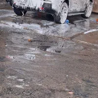 یک نفر کارگر کارواشکار ماهر و یکنفرنیمه ماهر