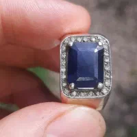 انگشتر نقره .با نگین یاقوت کبود اصل دور برلیان اصل|جواهرات|رشت, معلولین|دیوار