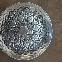 بشقاب مسی قلمزنی شده|صنایع دستی و سایر لوازم تزئینی|دلیجان, |دیوار