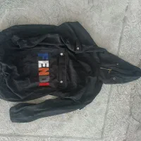 تعدادی کاپشن و.مانتو|لباس|نی‌ریز, |دیوار