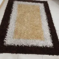 فروش دو عدد قالیچه پرز بلند ۴ متری و میز تلویزیون